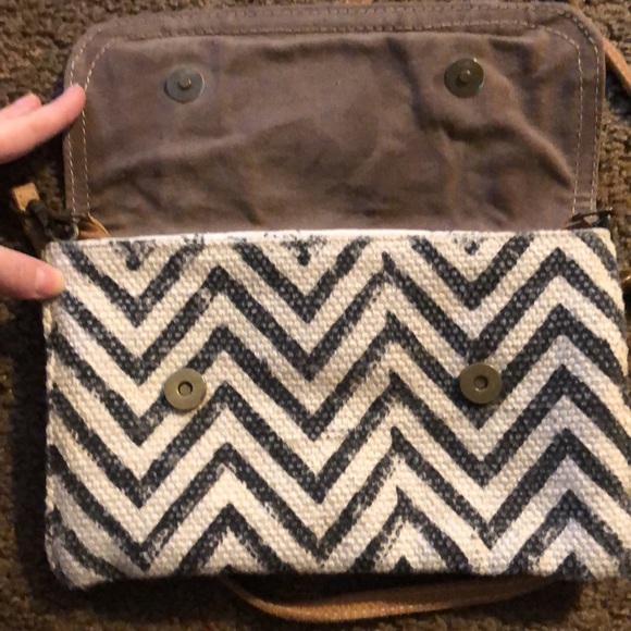 EUC Myra cowhide and canvas crossbody - Picture 5 of 9